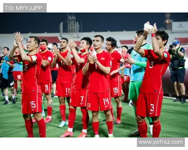 足球巨星喜结连理甜蜜婚讯引发球迷热烈祝福